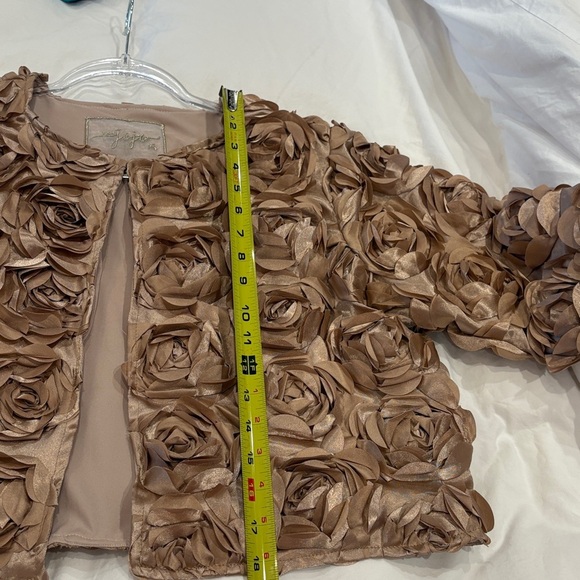 I am jojo Luxurious Rose-Patterned Women's Blazer - Picture 4 of 9